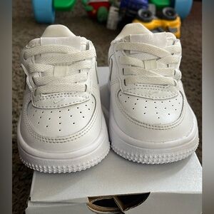 Nike Force 1 Kids- size 4C